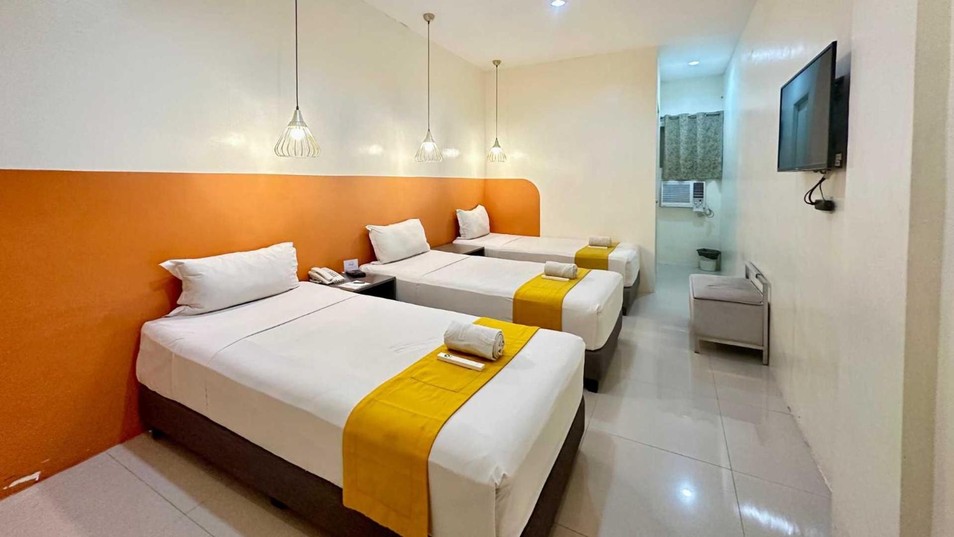Travelbee Capitol Inn Себу Экстерьер фото
